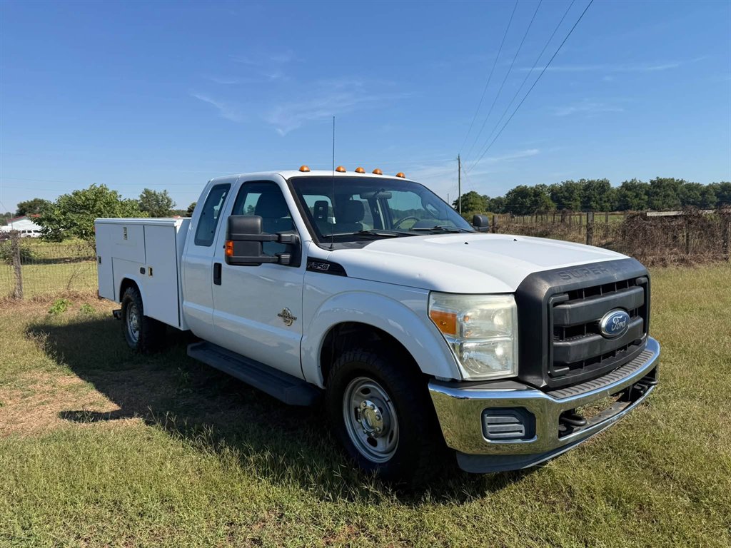 2012 Ford F-350 Super Duty Chassis Cab XL